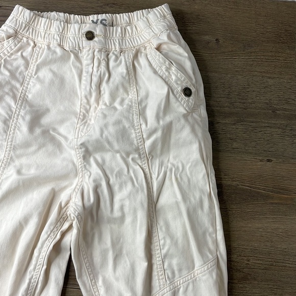 We the Free Women’s Cream High Rise Revival Cotton Denim Joggers, size XS - Picture 10 of 16